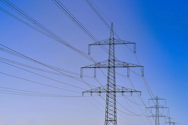 ¿Por qué los cables de alta tensión son de aluminio? - Chatarrería Hermanos Lopez por qué los cables de alta tensión son de aluminio